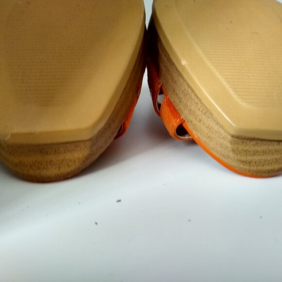 Andrea orange wooden platform toe strap peep toe heels - Picture 9 of 9